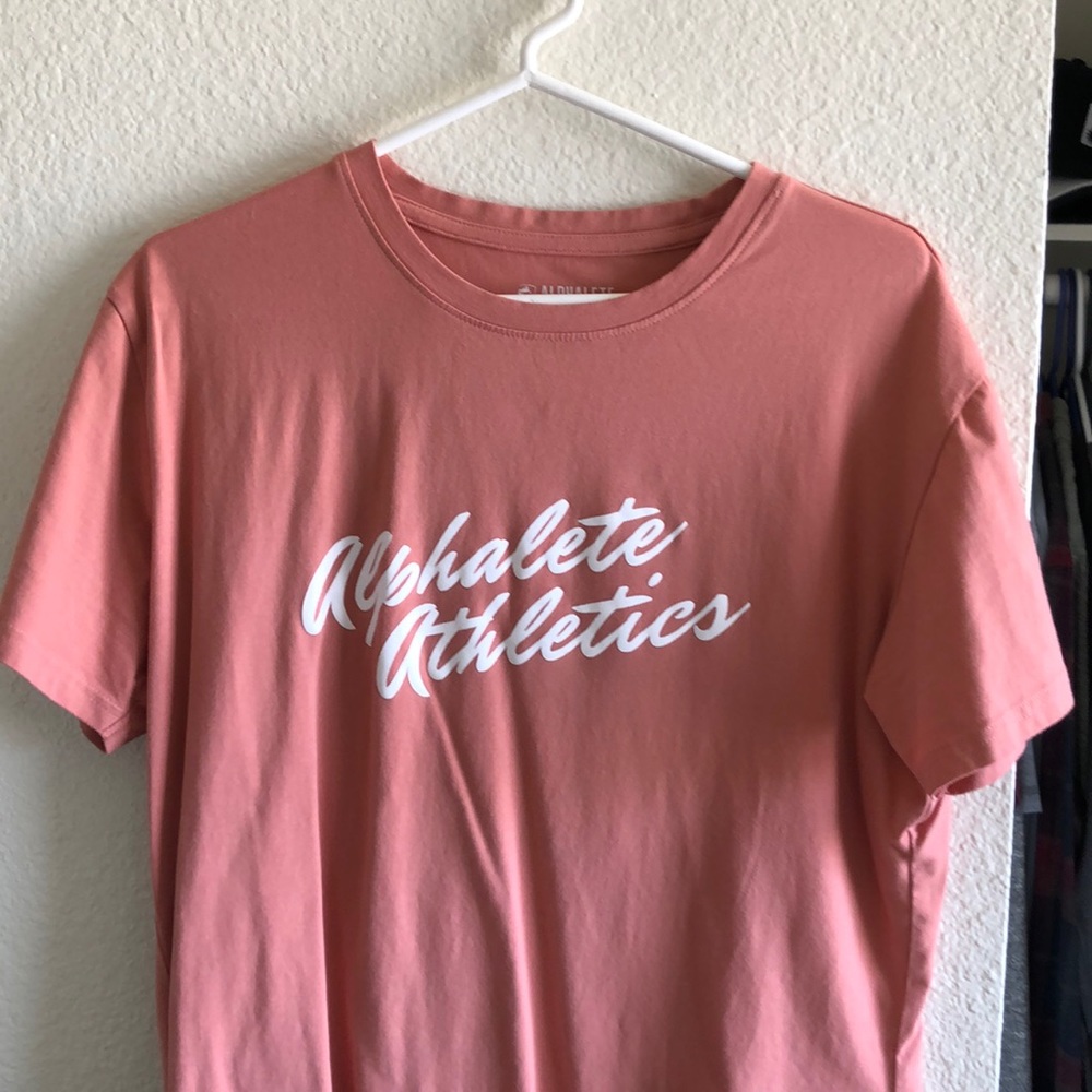 Alphalete short sleeve shirt